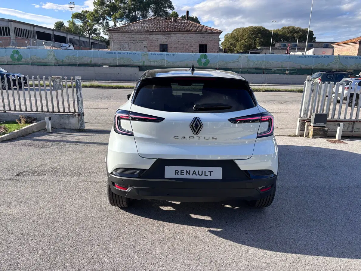Renault Captur nuova a Ancona (6)
