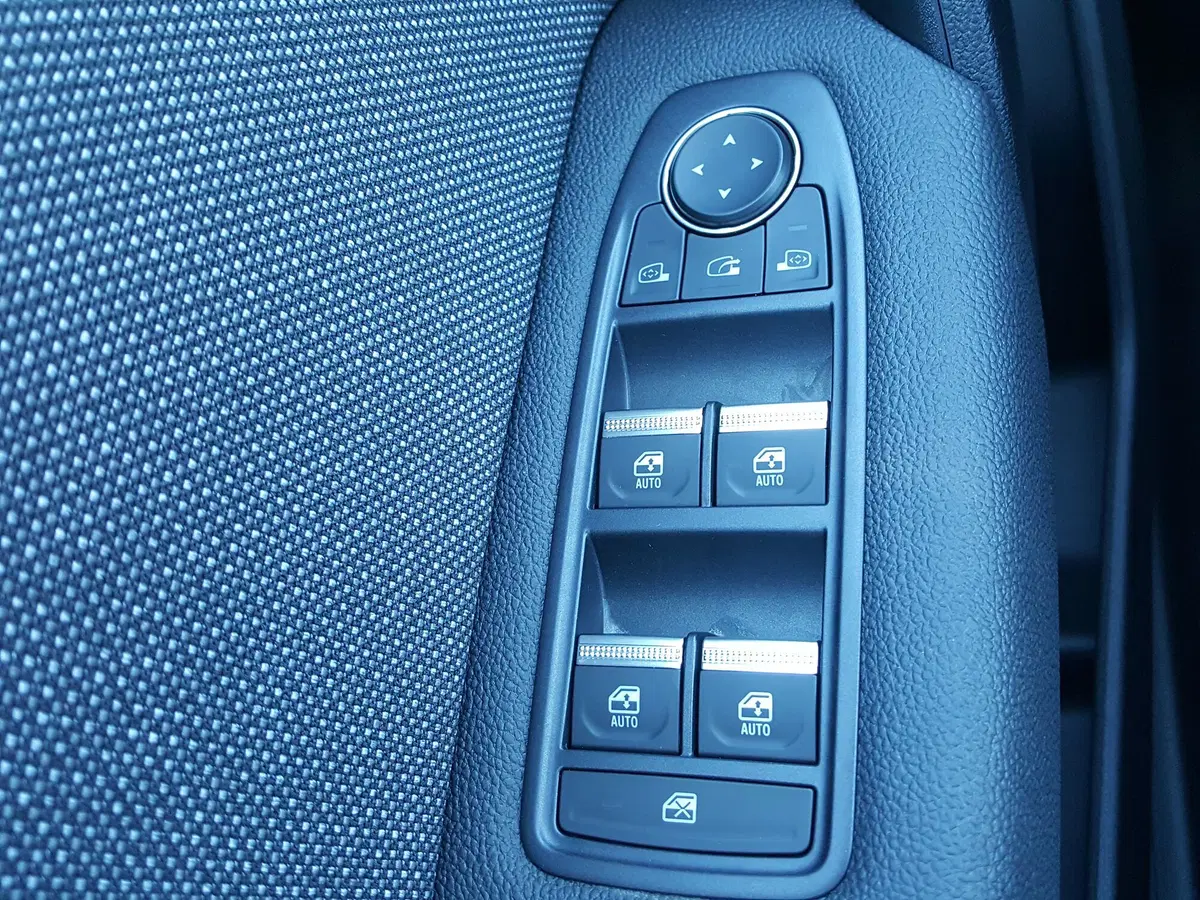Mitsubishi Grandis nuova a L'Aquila (12)