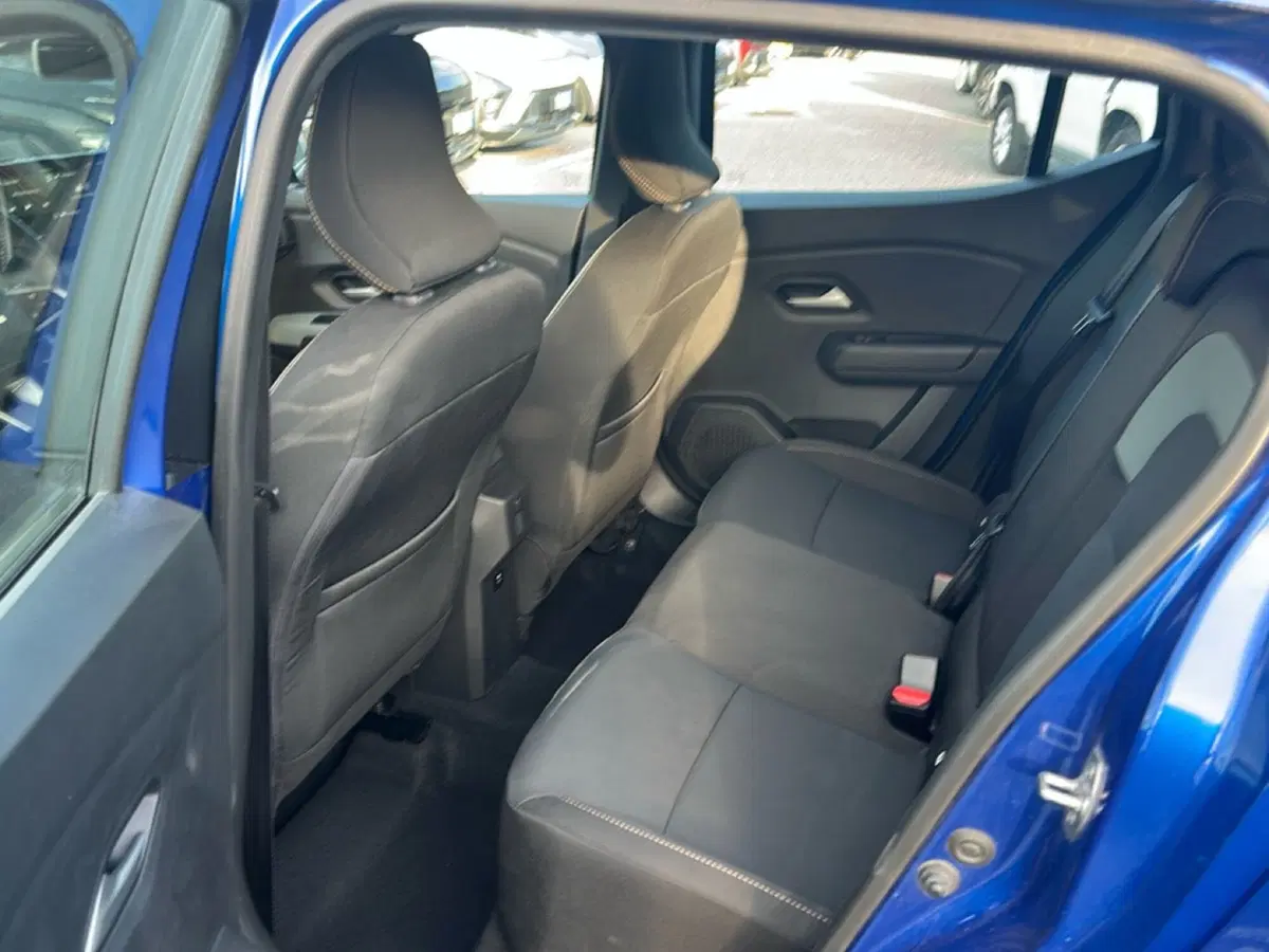 Dacia Sandero Stepway usata a Roma (12)