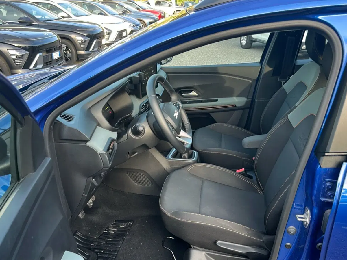 Dacia Sandero Stepway usata a Roma (13)