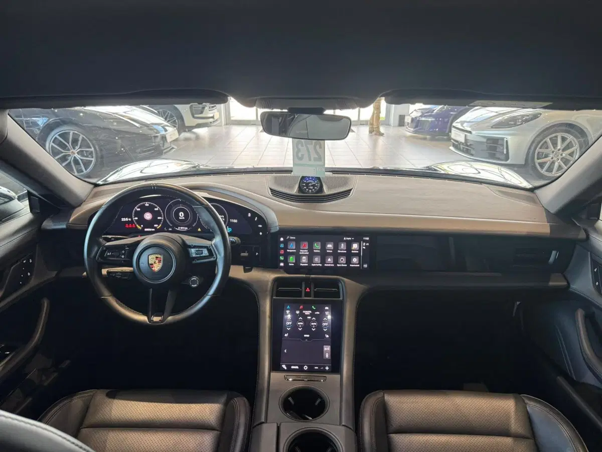Porsche Taycan Cross Turismo usata a Firenze (12)
