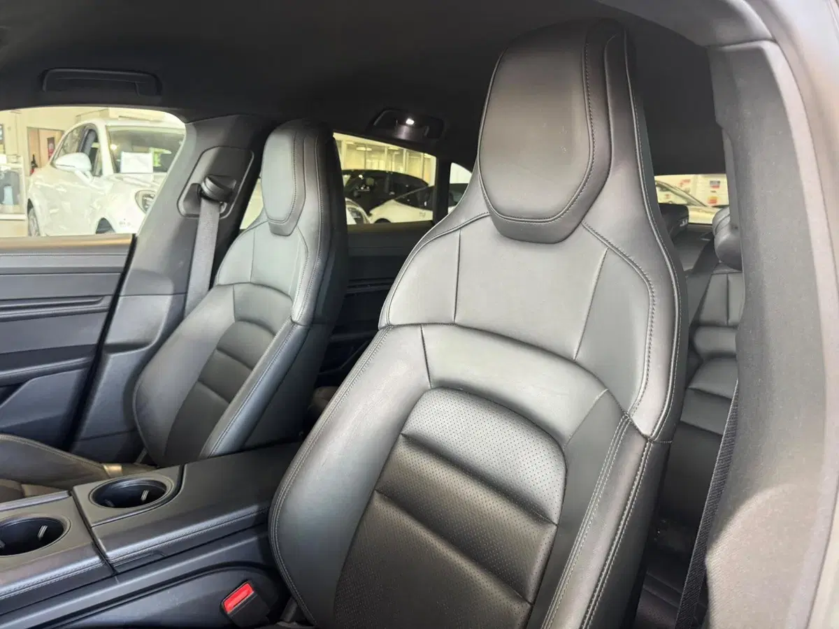 Porsche Taycan Cross Turismo usata a Firenze (18)