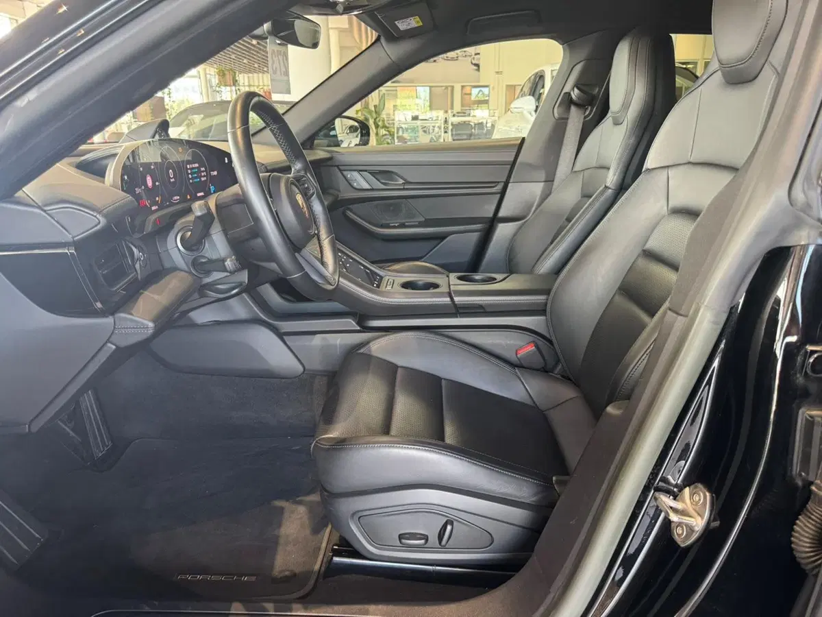 Porsche Taycan Cross Turismo usata a Firenze (19)