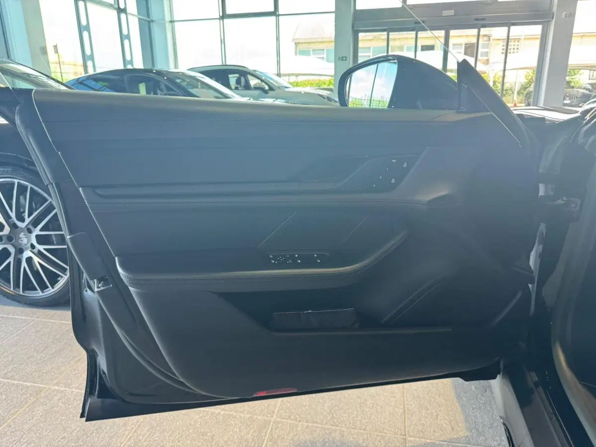 Porsche Taycan Cross Turismo usata a Firenze (20)