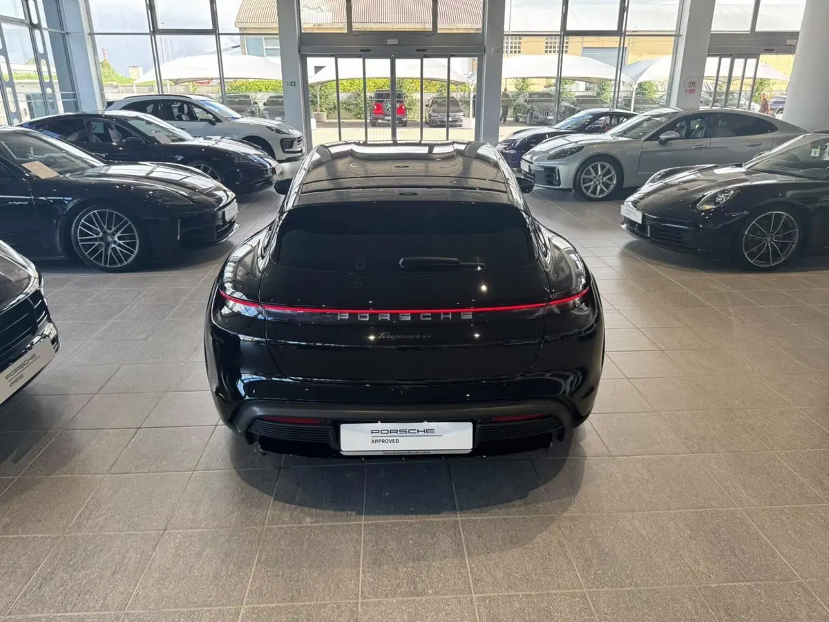 Porsche Taycan Cross Turismo usata a Firenze (9)