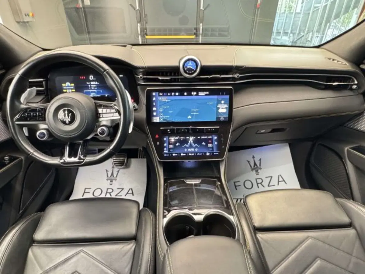 Maserati Grecale usata a Torino (13)