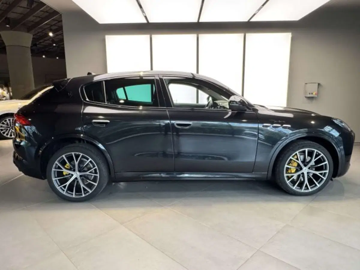 Maserati Grecale usata a Torino (4)