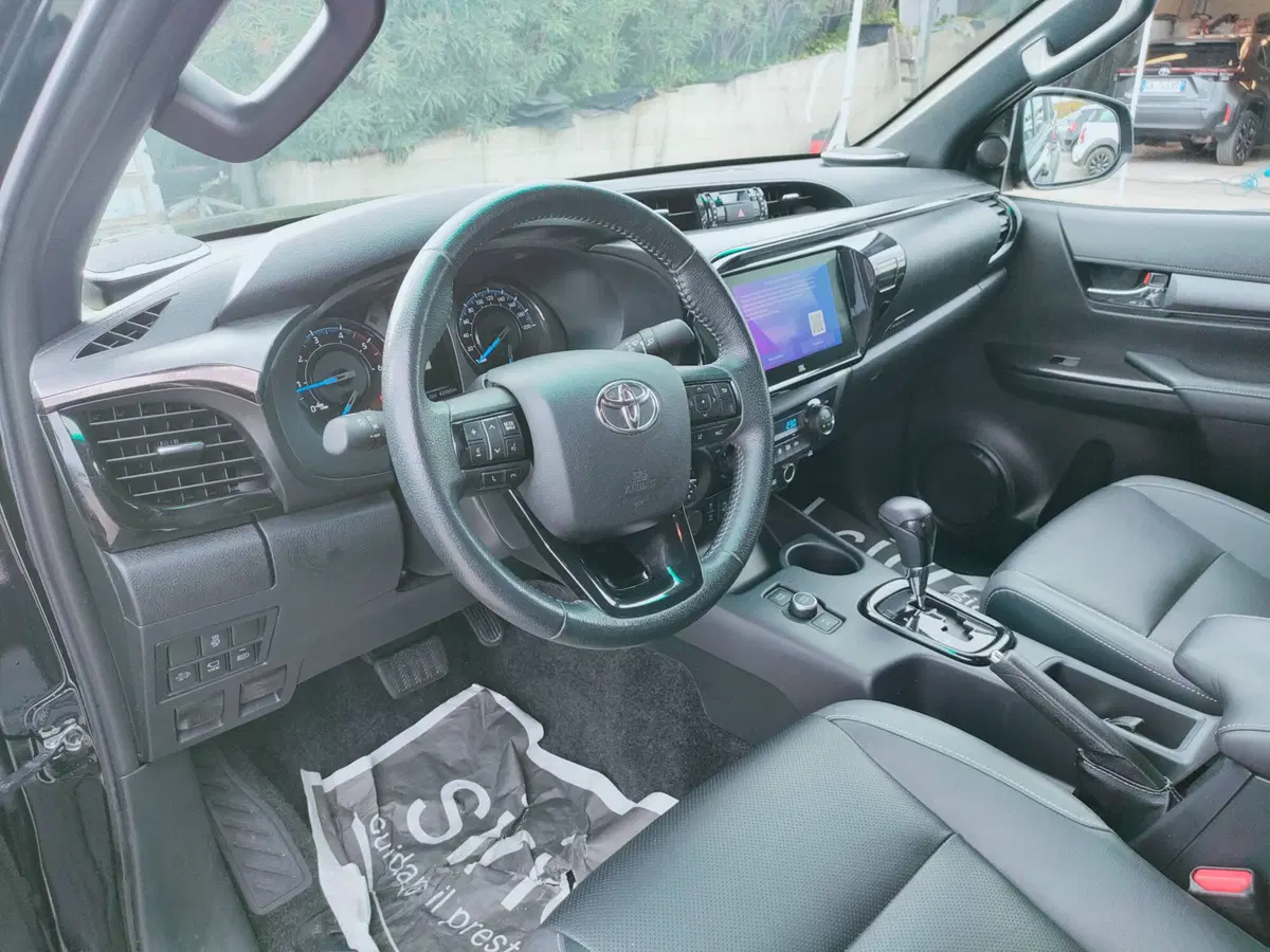Toyota Hilux usata a Ascoli Piceno (10)