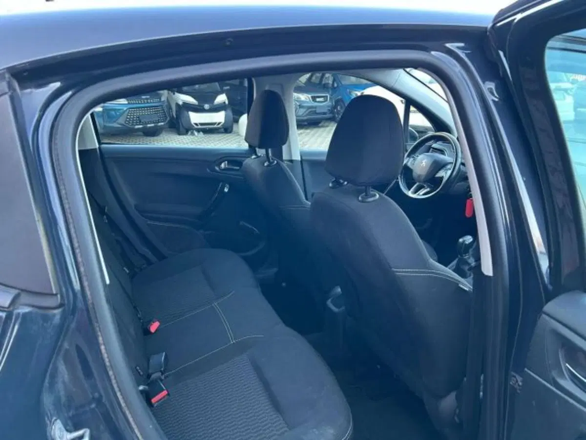 Peugeot 208 usata a Firenze (8)