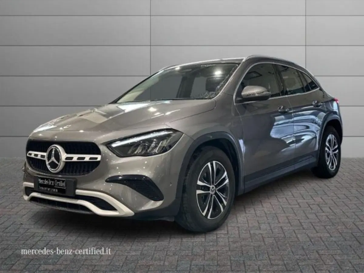 Mercedes-Benz GLA SUV usata a Avellino
