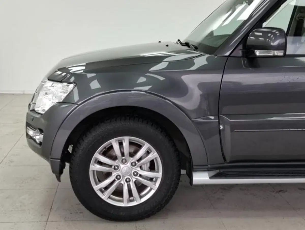 Mitsubishi Pajero usata a Como (10)