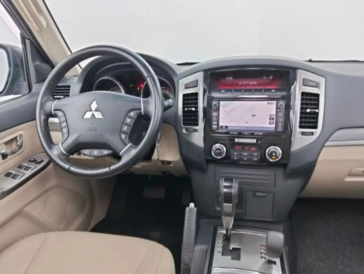 Mitsubishi Pajero usata a Como (11)