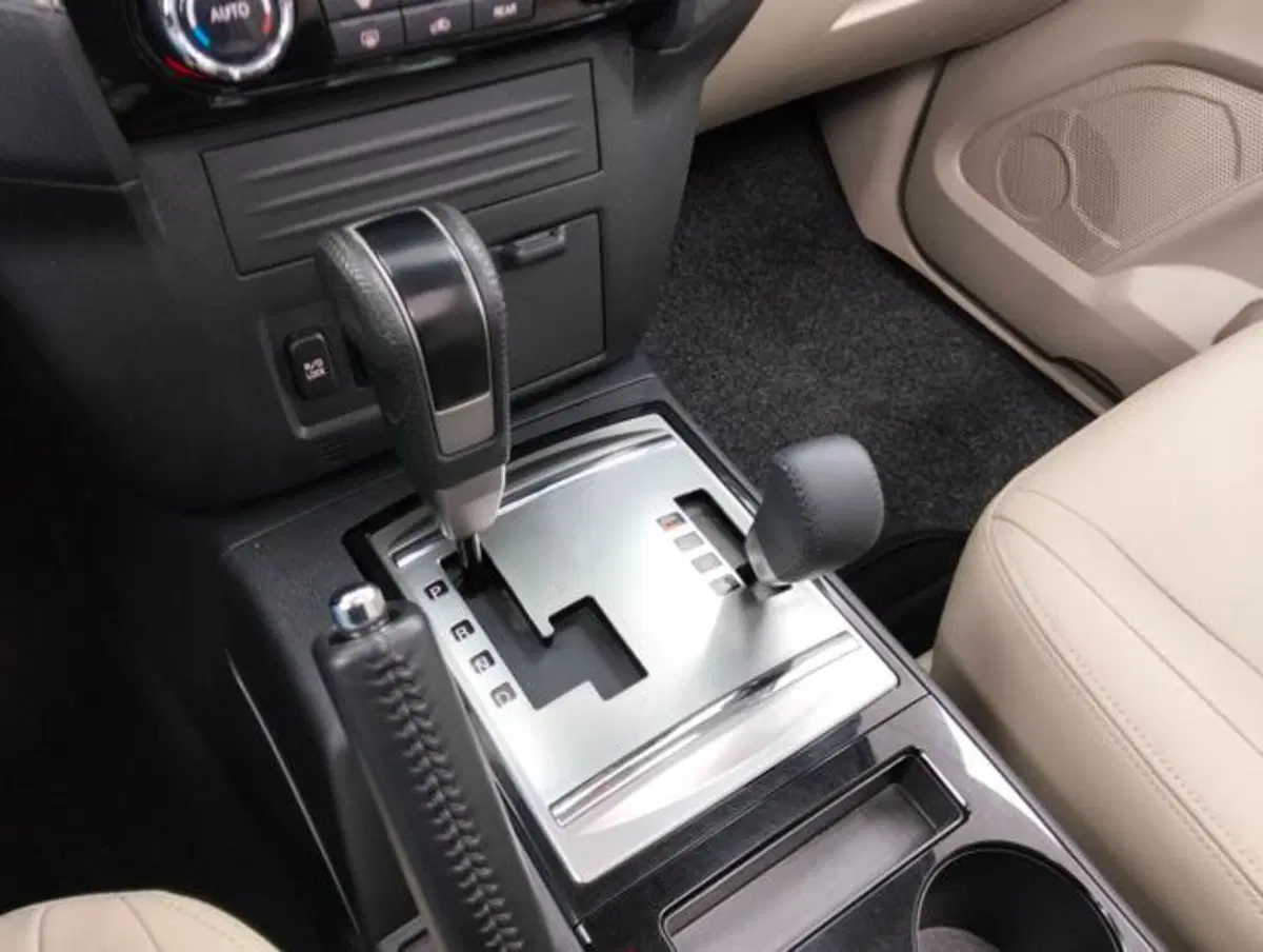 Mitsubishi Pajero usata a Como (18)
