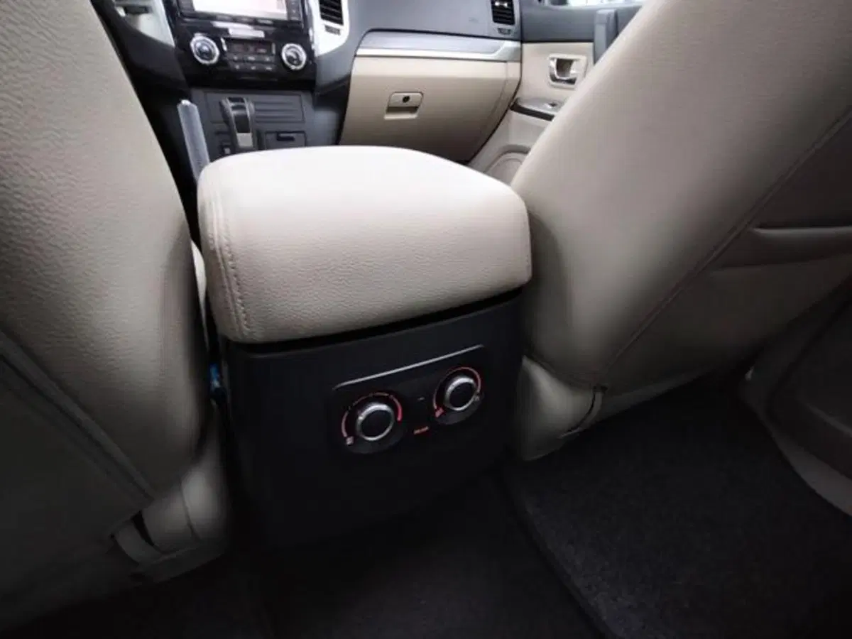 Mitsubishi Pajero usata a Como (19)