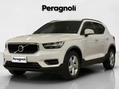 Volvo XC40 T2 Momentum Core del 2021 usata a Firenze