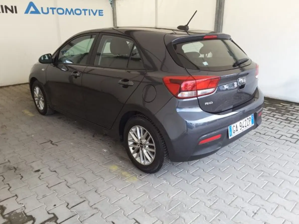 Kia Rio usata a Firenze (11)