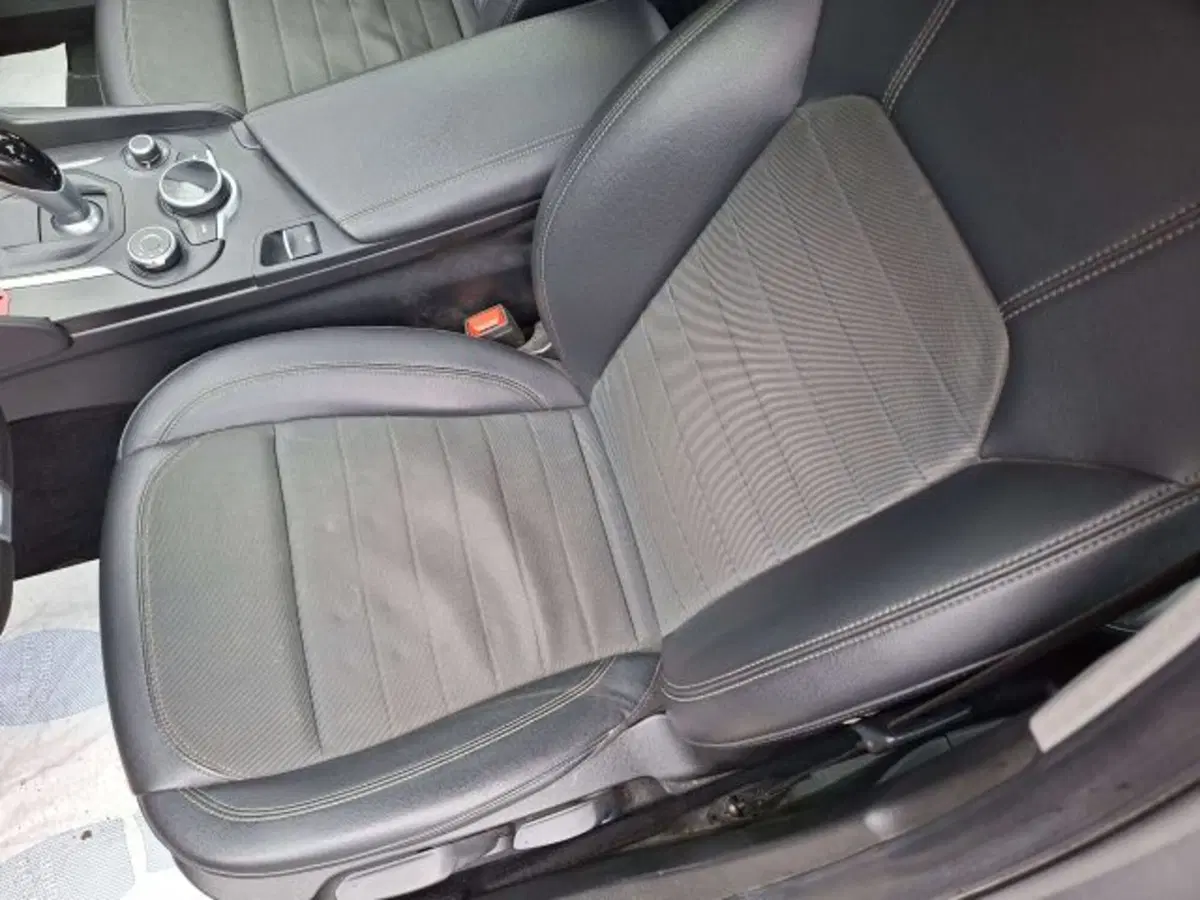 Alfa Romeo Giulia usata a Como (10)