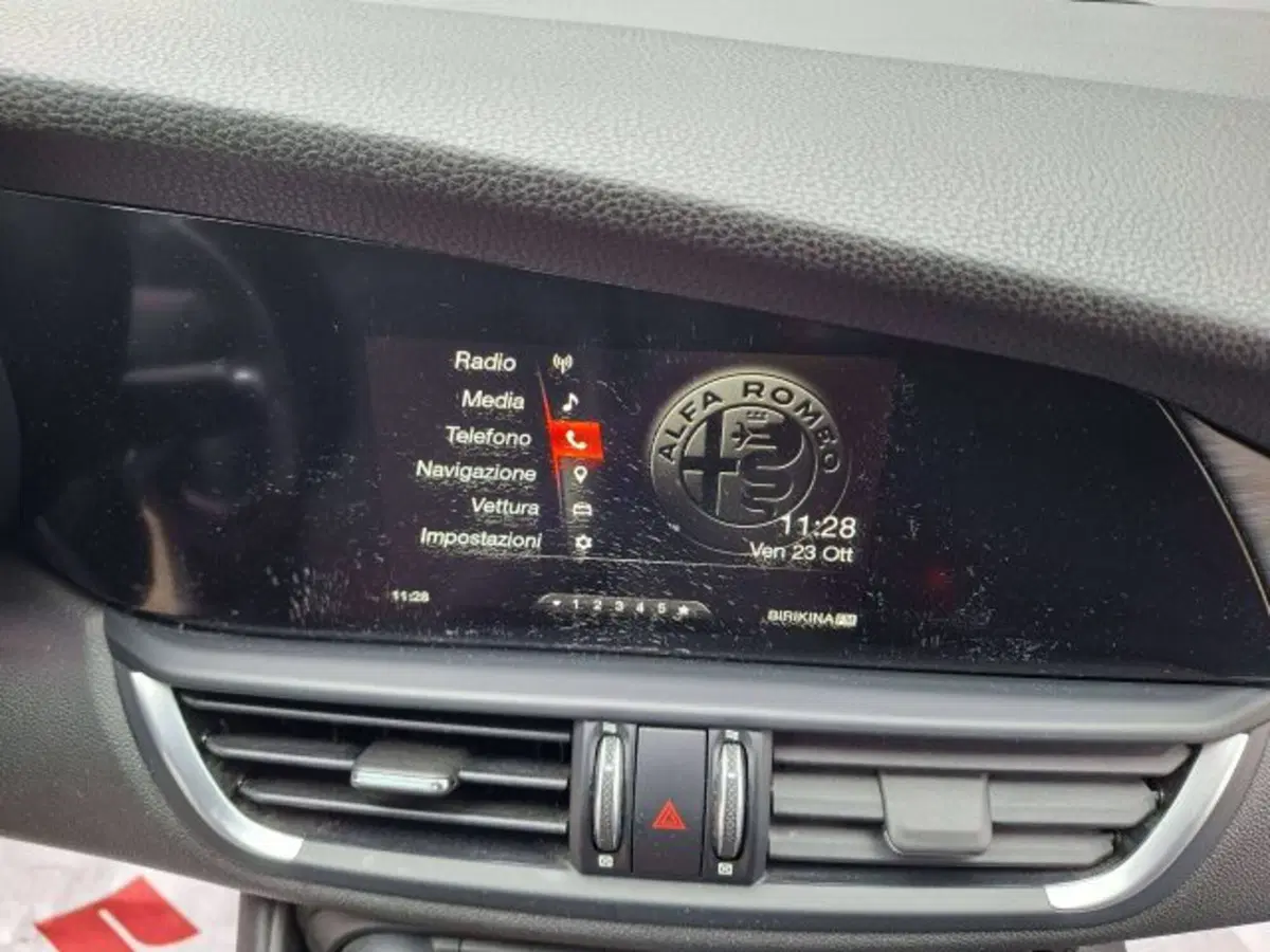 Alfa Romeo Giulia usata a Como (12)