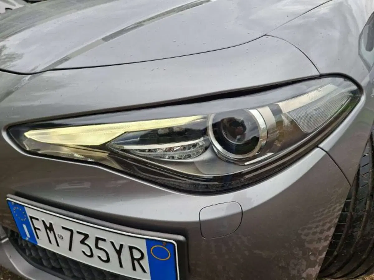 Alfa Romeo Giulia usata a Como (15)