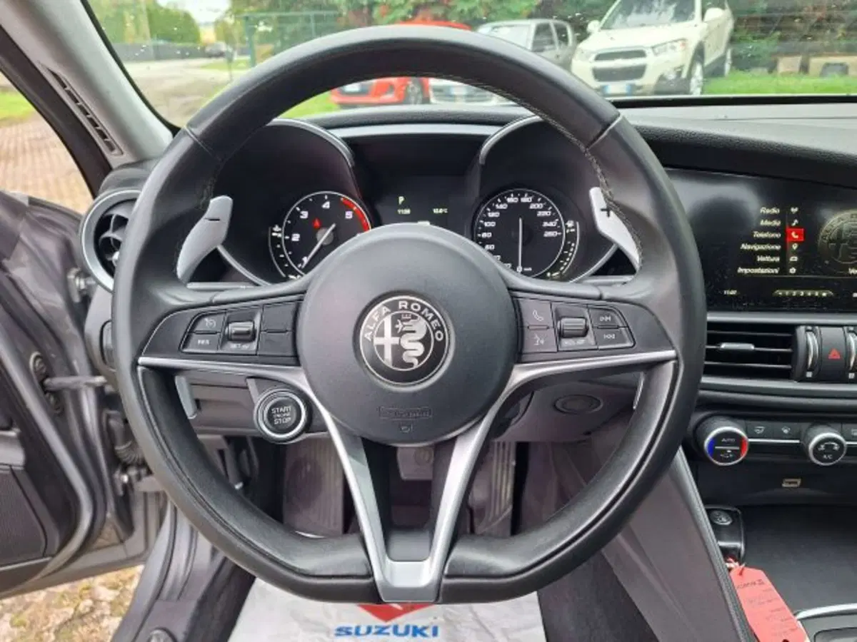 Alfa Romeo Giulia usata a Como (8)