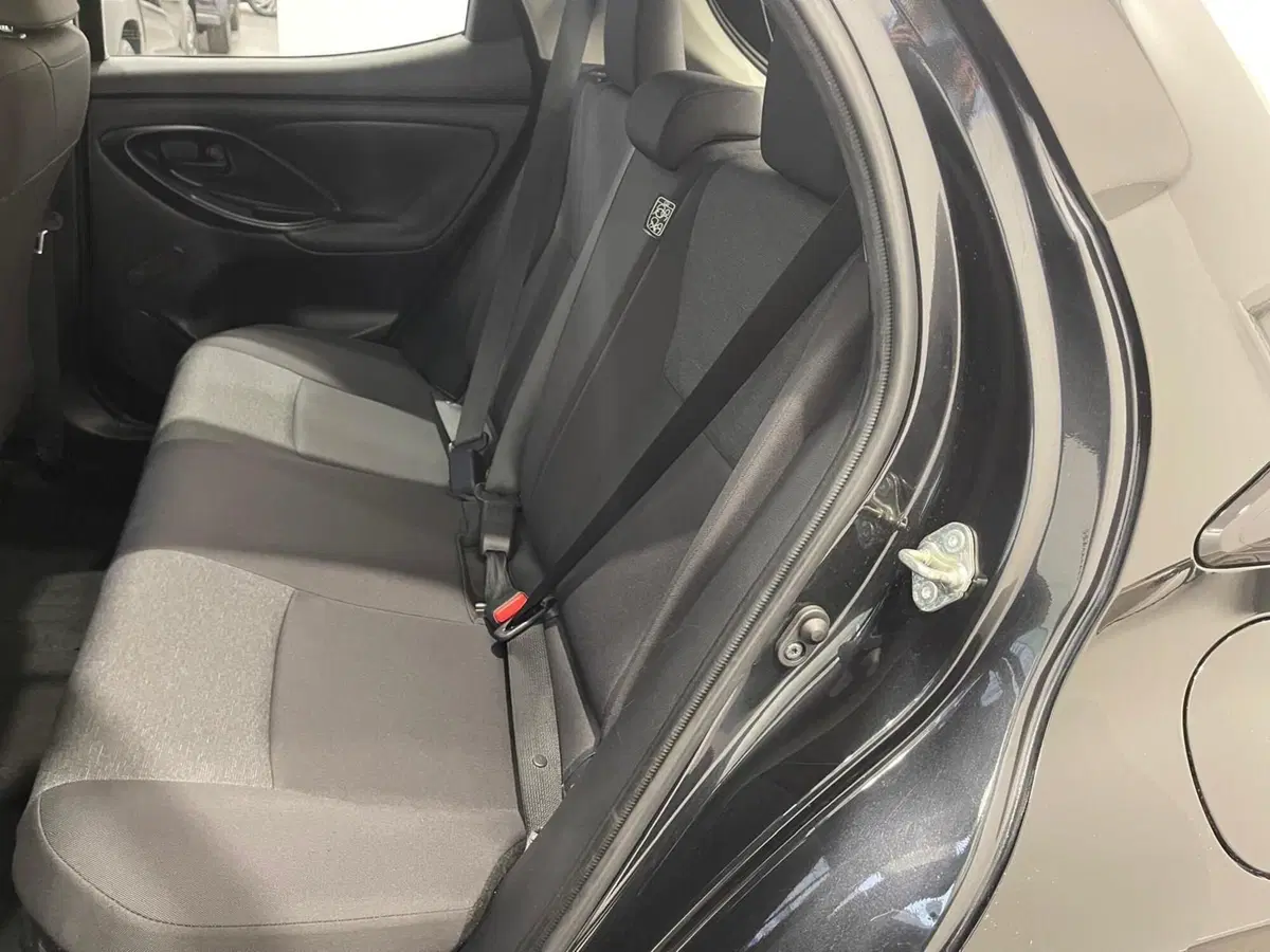 Mazda Mazda2 Hybrid usata a Napoli (17)
