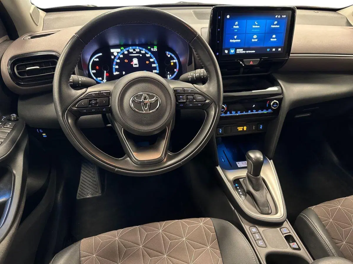 Toyota Yaris Cross usata a Prato (11)