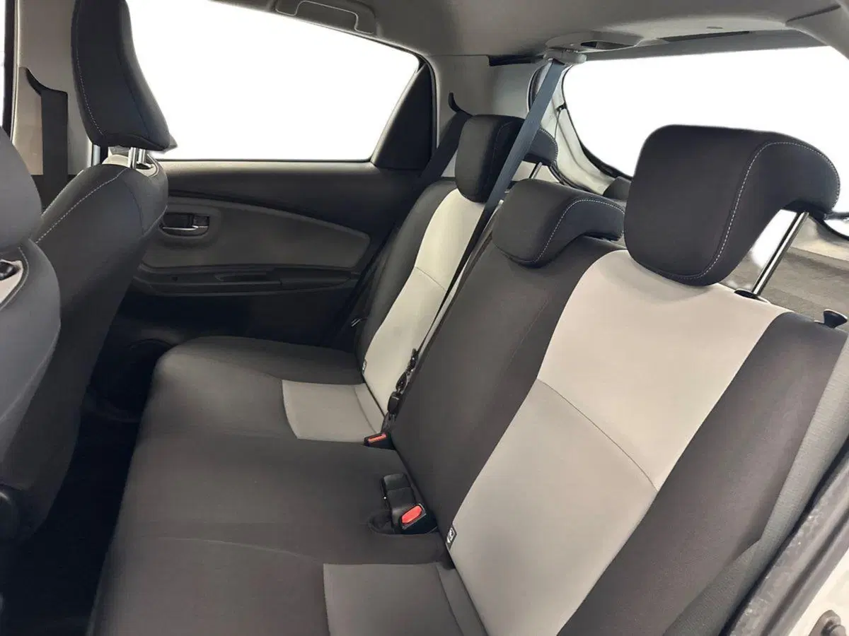 Toyota Yaris usata a Prato (15)