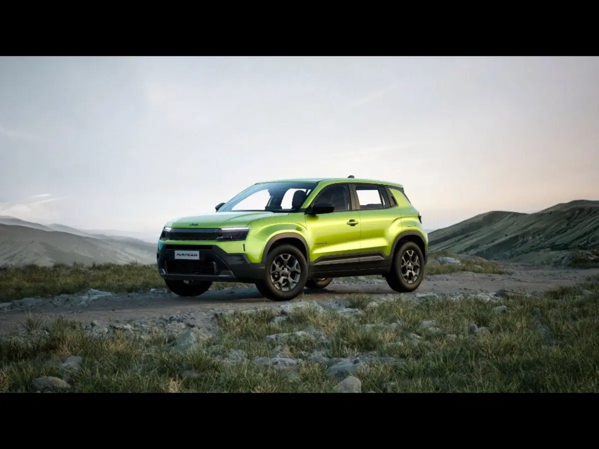 Jeep Avenger nuova a Livorno