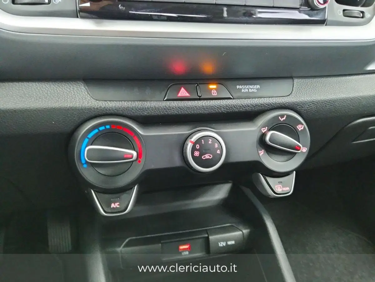 Kia Stonic usata a Como (14)