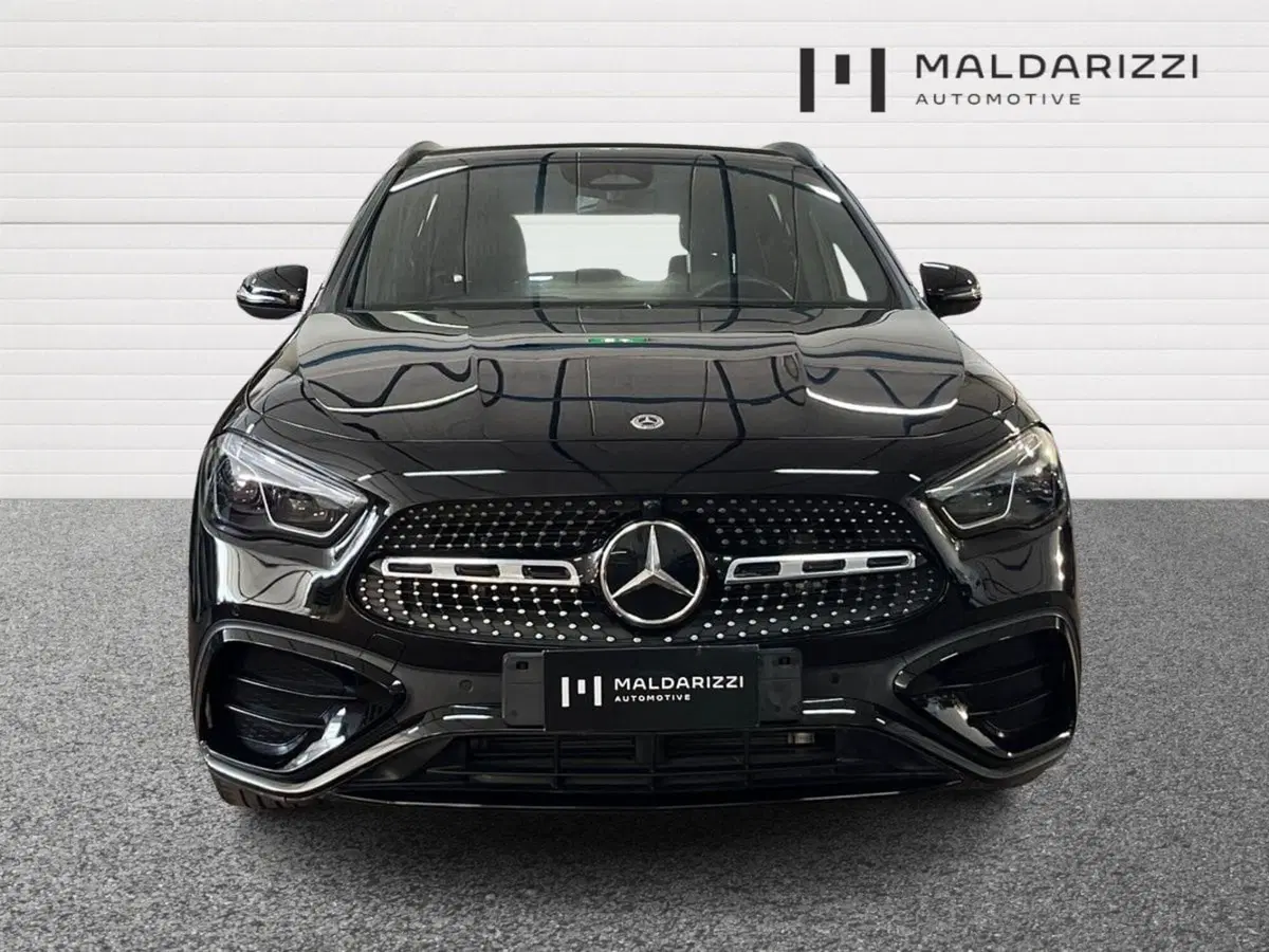 Mercedes-Benz GLA SUV usata a Lecce (2)