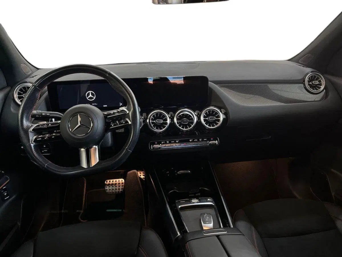 Mercedes-Benz GLA SUV usata a Lecce (8)
