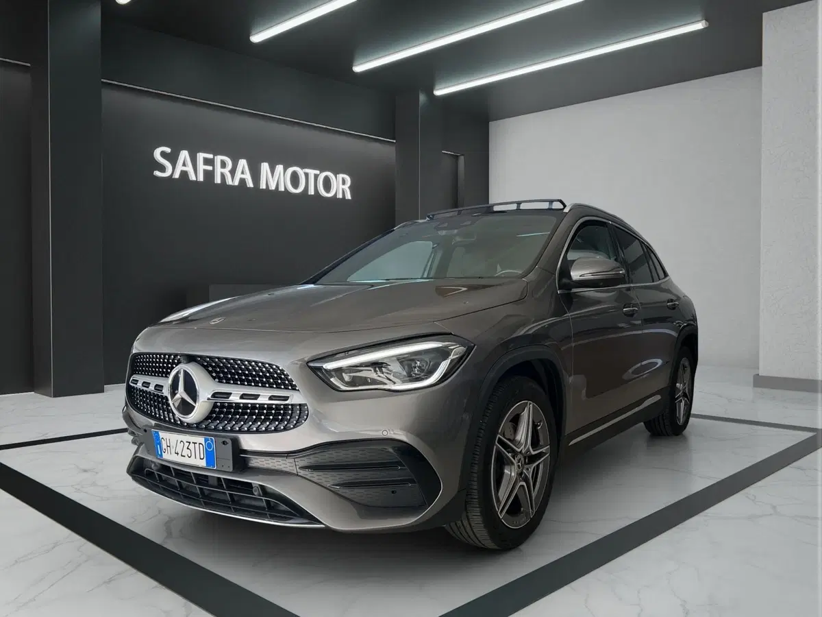 Mercedes-Benz GLA SUV usata a Cosenza