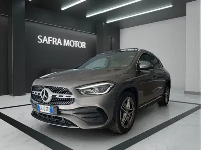 Mercedes-Benz GLA SUV 250 e EQ-Power Automatic Premium del 2022 usata a Rende