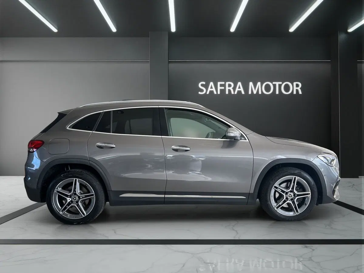 Mercedes-Benz GLA SUV usata a Cosenza (7)