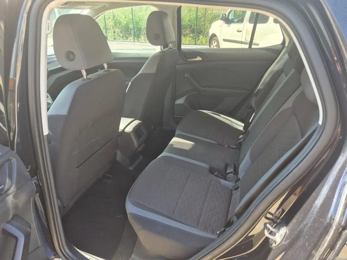 Volkswagen T-Cross usata a Como (11)