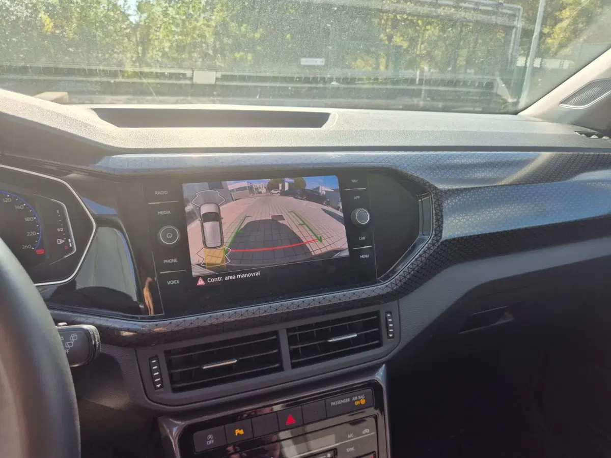 Volkswagen T-Cross usata a Como (14)