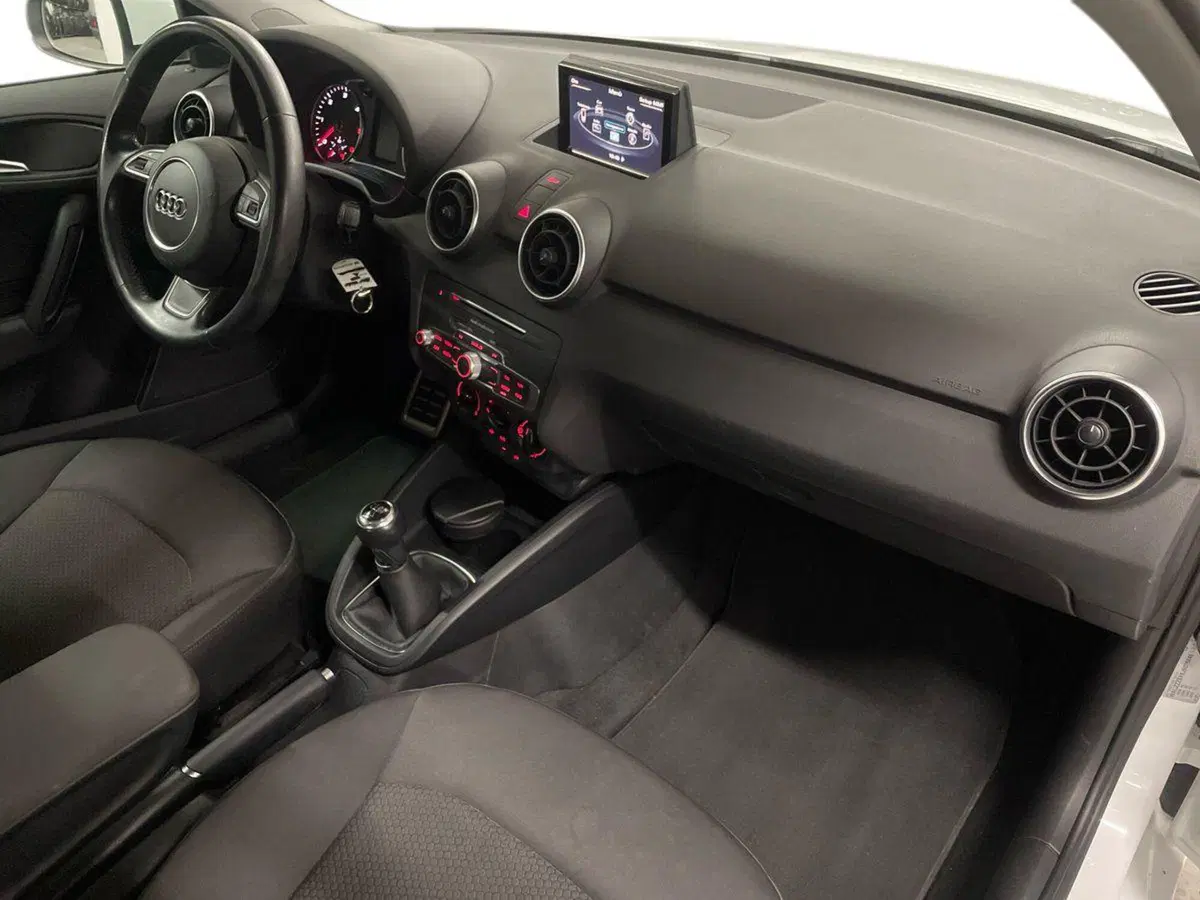 Audi A1 Sportback usata a Macerata (11)