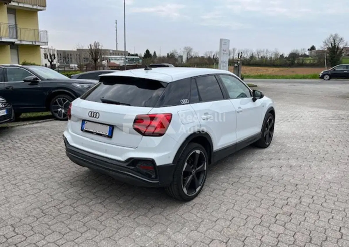 Audi Q2 usata a Lecco (4)