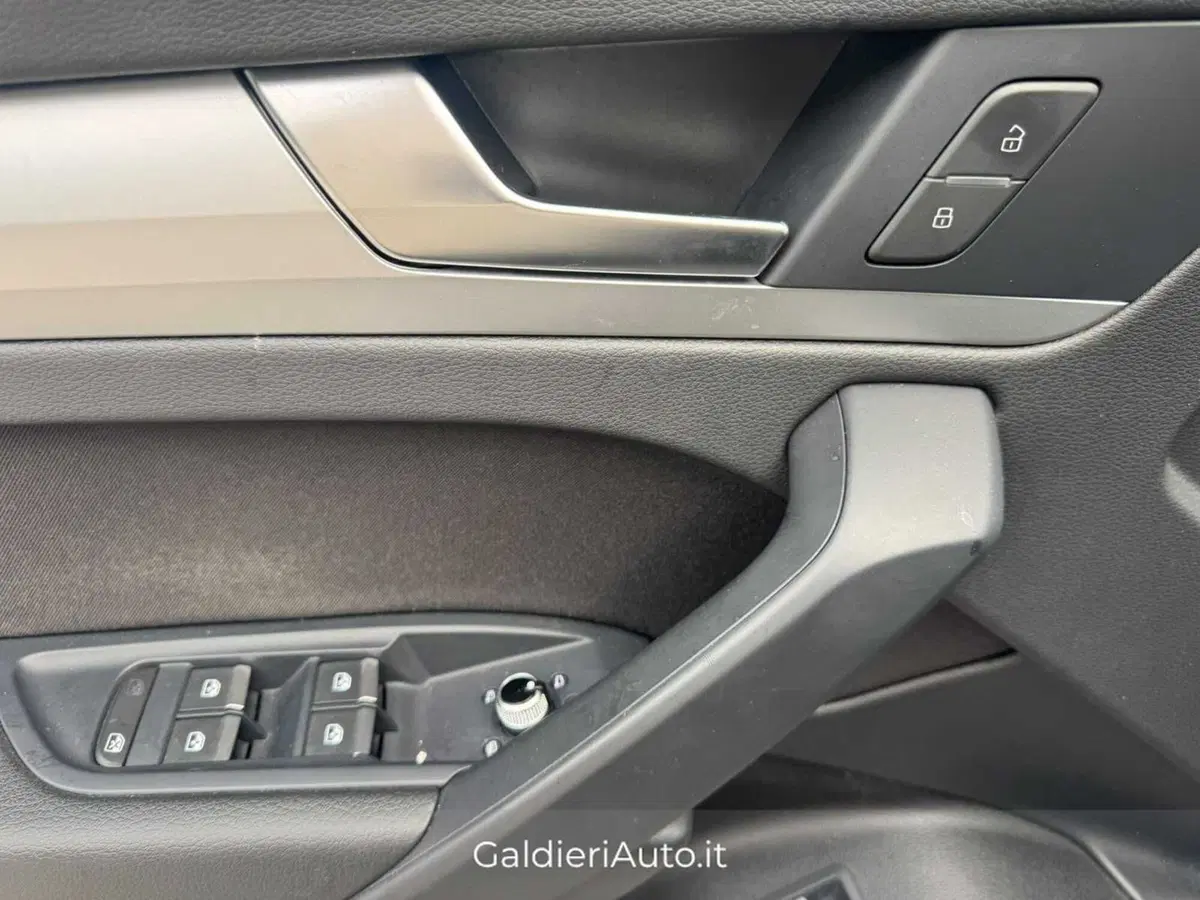 Audi Q5 Sportback usata a Salerno (16)