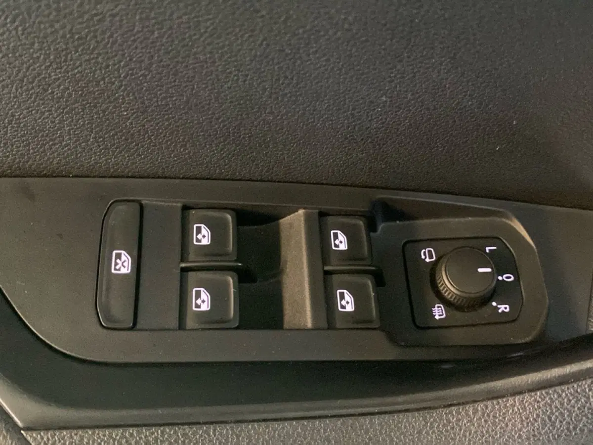 Skoda Karoq usata a Reggio Calabria (20)