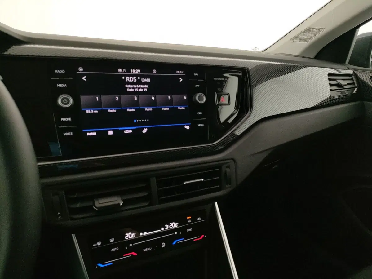 Volkswagen Polo nuova a Arezzo (15)