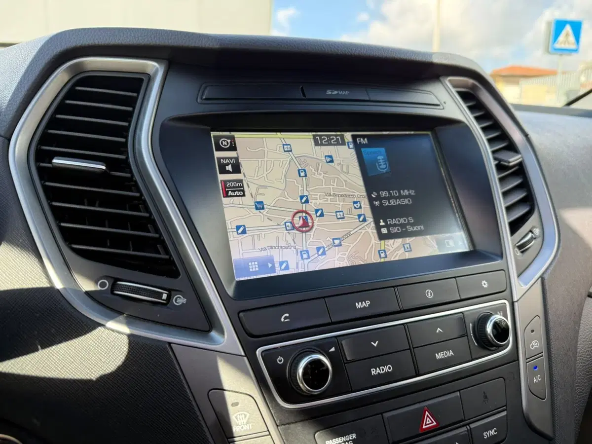 Hyundai Santa Fe usata a Massa-Carrara (9)