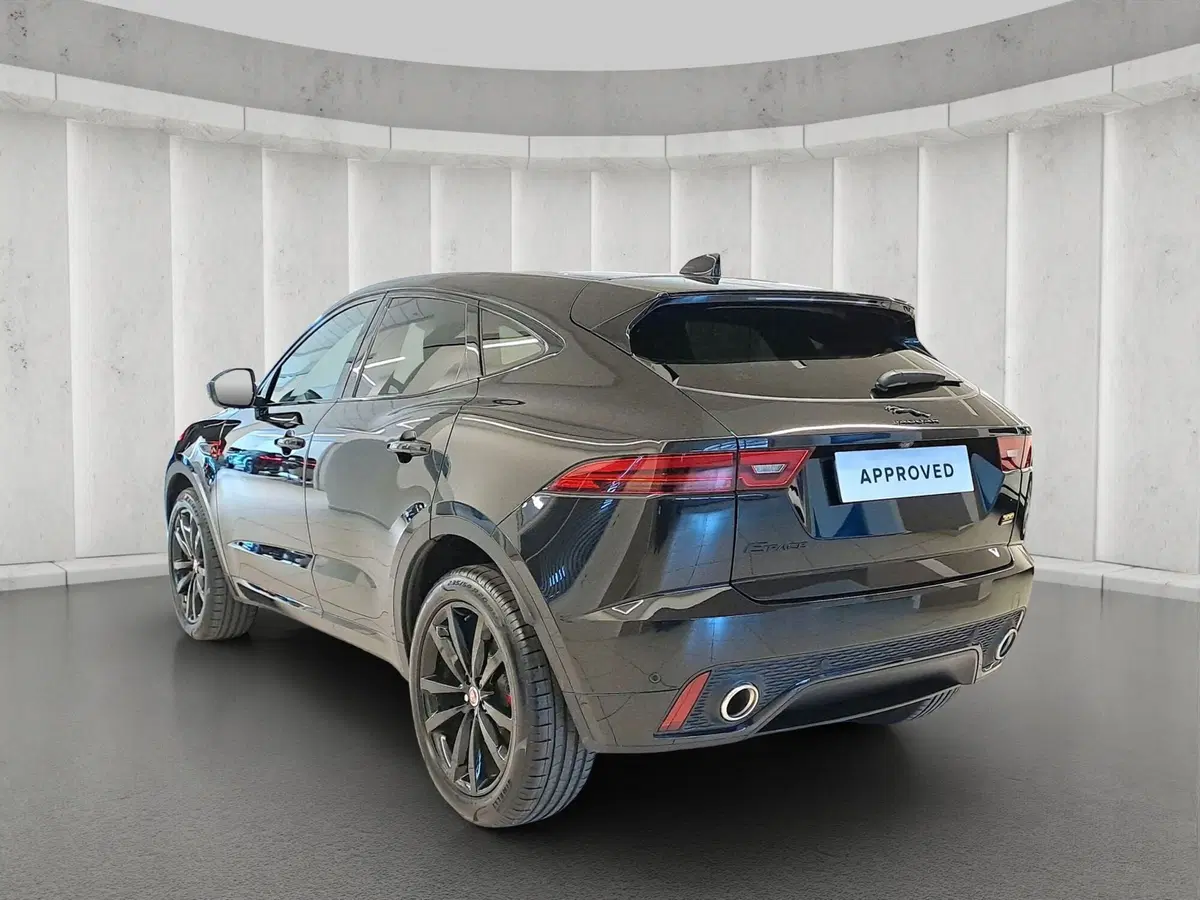 Jaguar E-Pace usata a Milano (2)