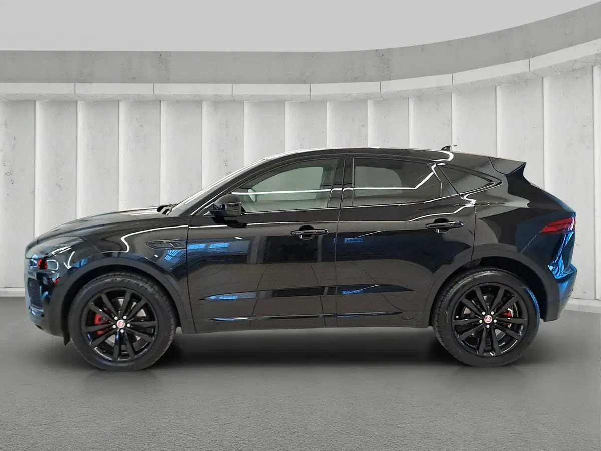 Jaguar E-Pace usata a Milano (6)