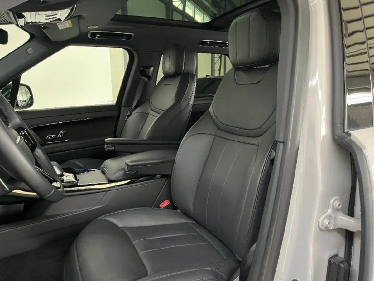 Land Rover Range Rover Sport usata a Venezia (11)