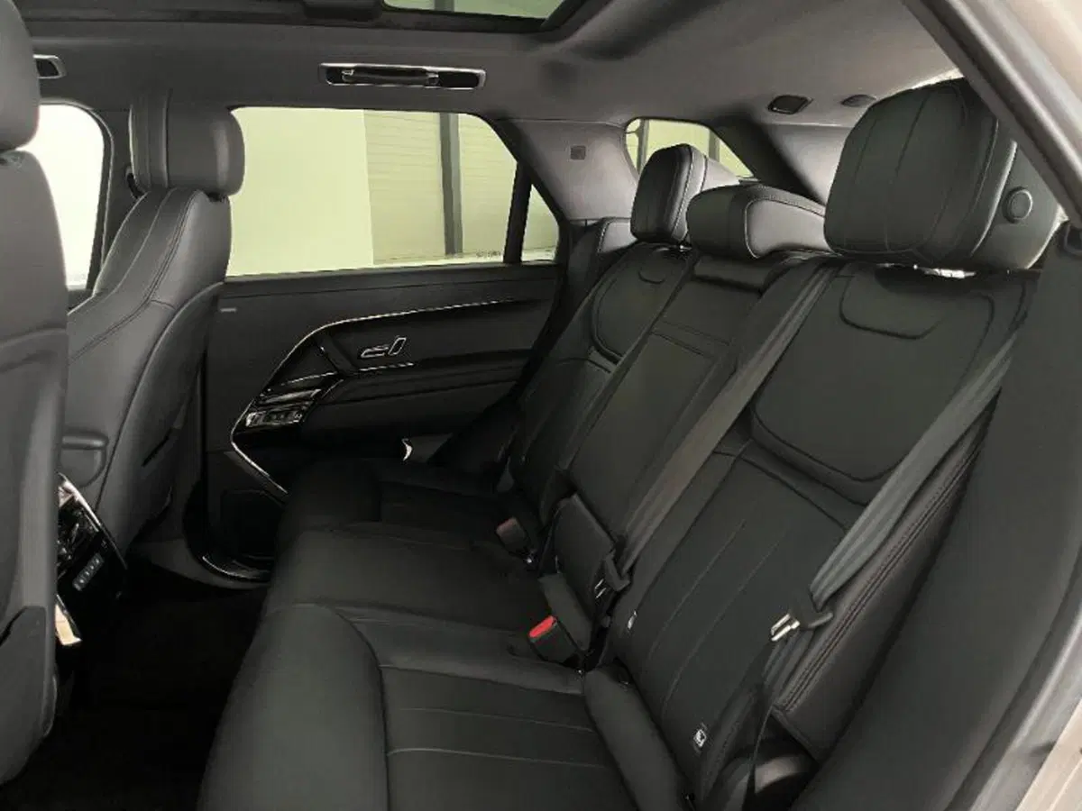 Land Rover Range Rover Sport usata a Venezia (13)
