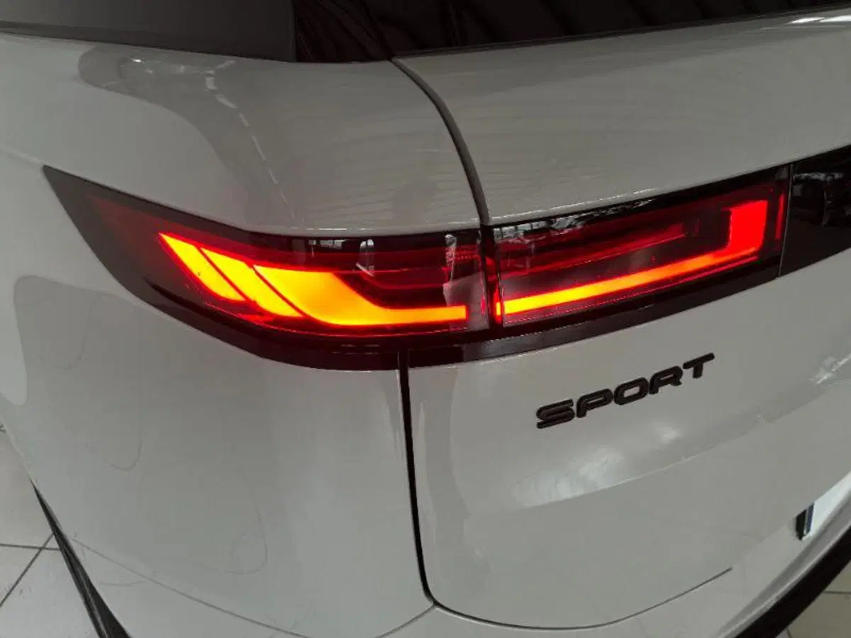 Land Rover Range Rover Sport usata a Venezia (8)