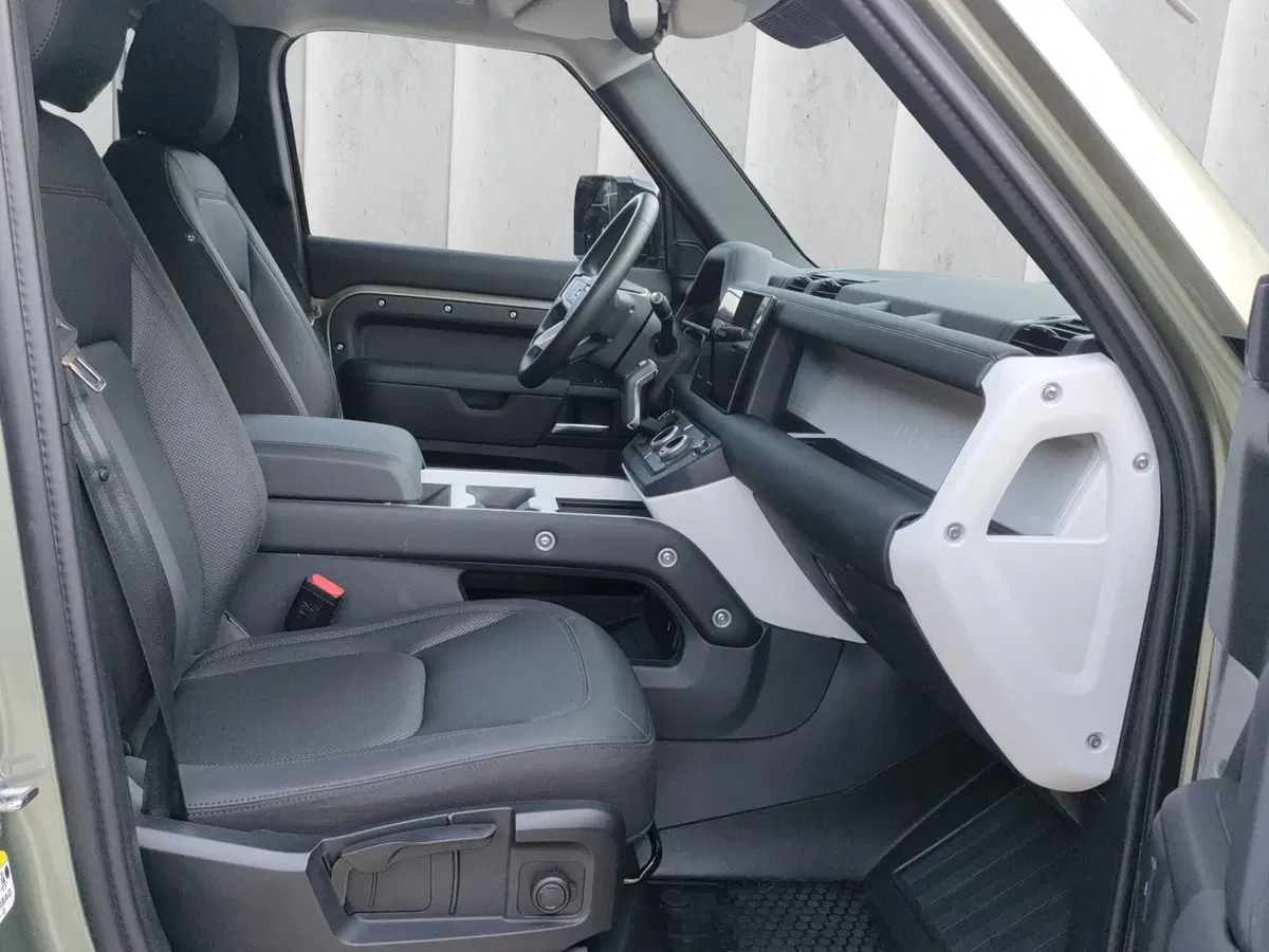 Land Rover Defender usata a Lecco (3)