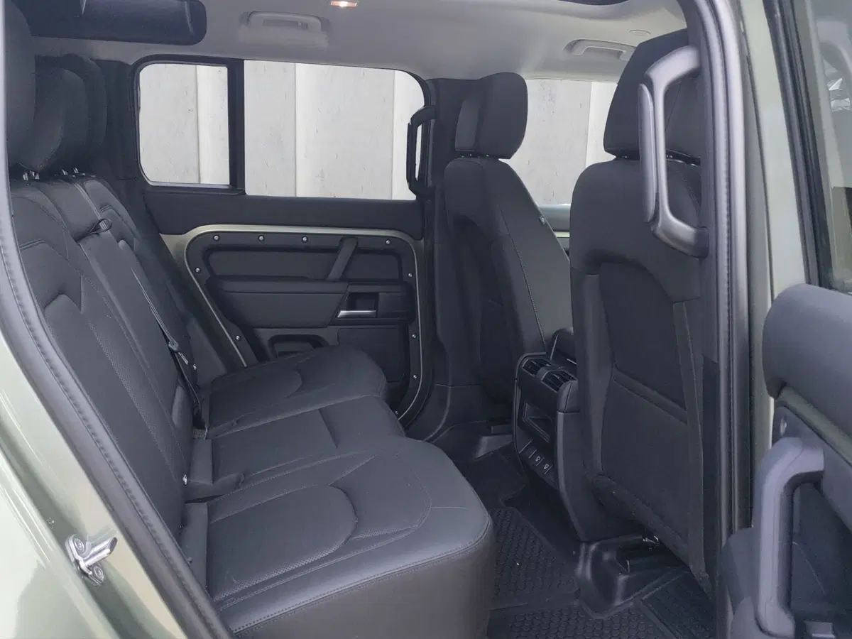 Land Rover Defender usata a Lecco (5)