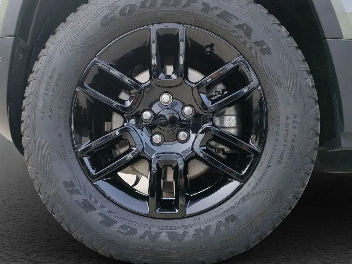 Land Rover Defender usata a Lecco (9)
